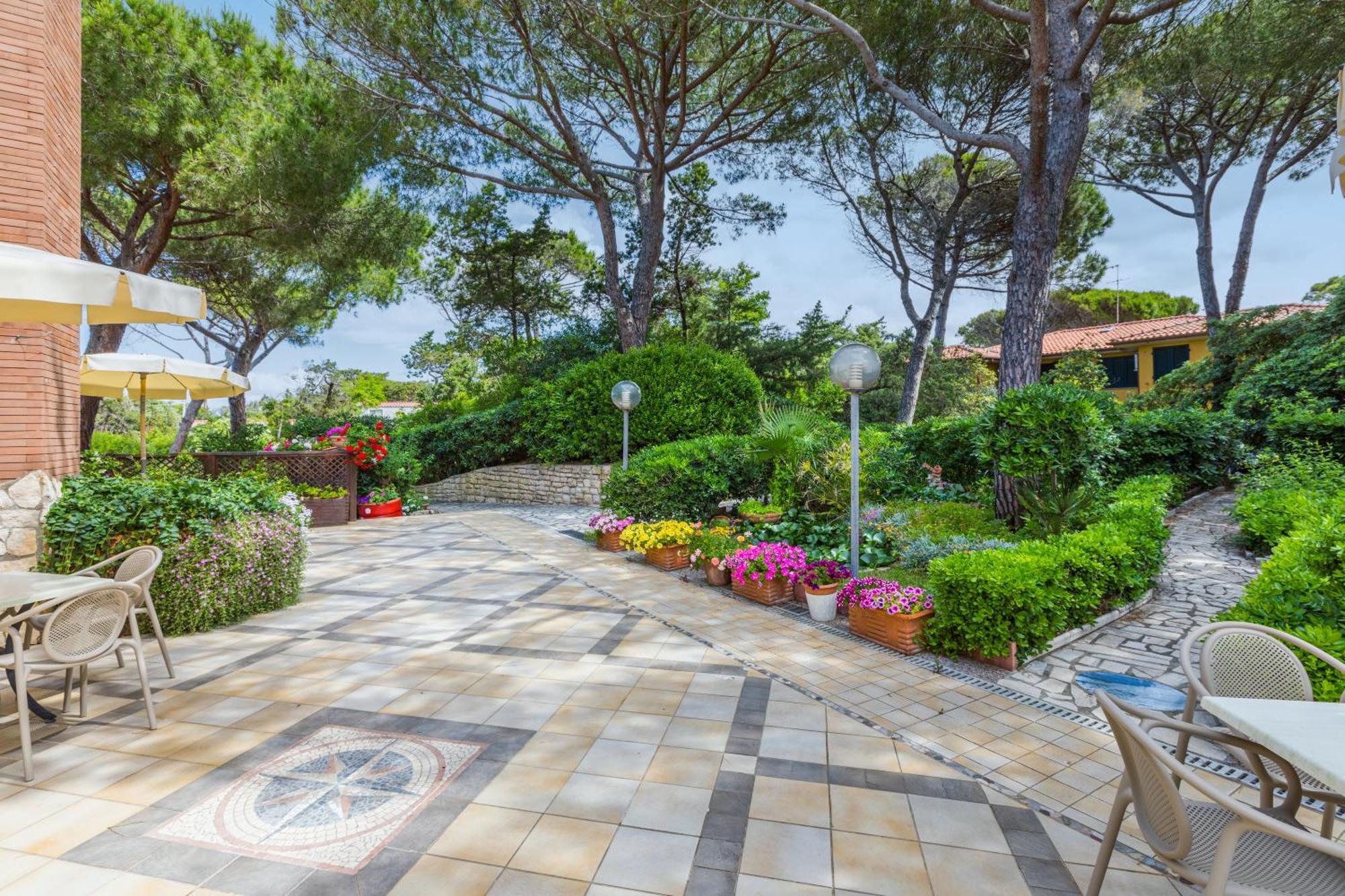 Residence Casa Di Caccia Marina Di Bibbona Eksteriør billede